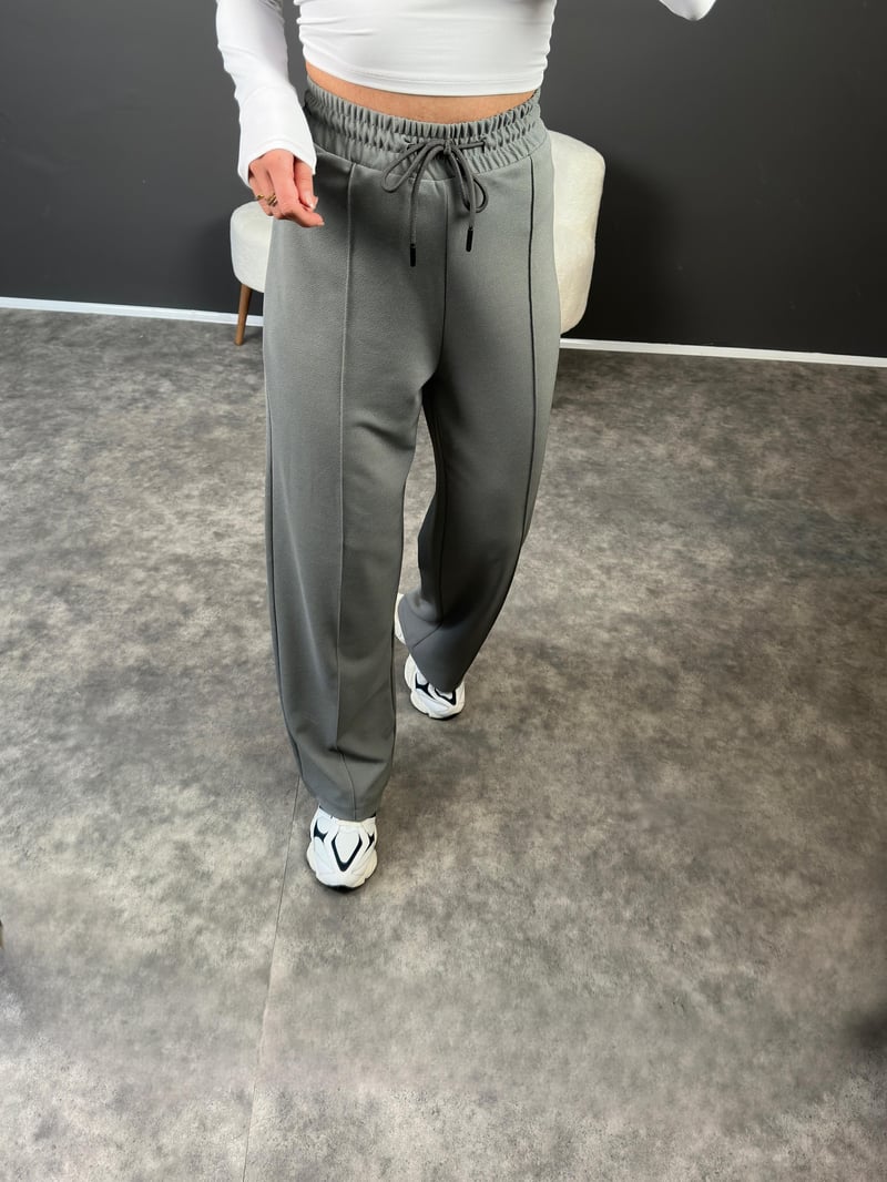 Eyra Gray Pants with Elastic Waistband