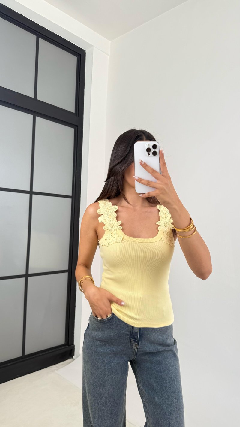 Sarı Çiçek Dantel Nakışlı Basic Atlet GAUS-0060