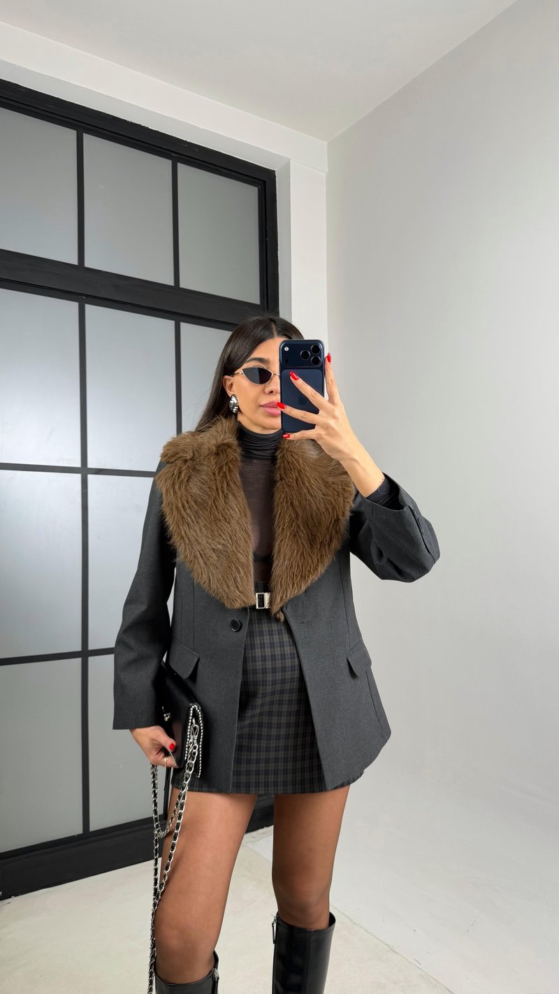Antrasit Kürk Yaka Detaylı Vatkalı Astarlı Blazer Ceket GAUS-00906