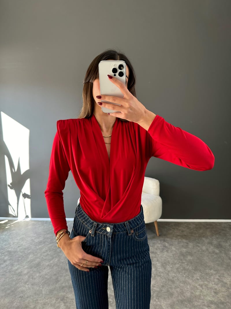 Kırmızı V yaka Vatkalı Drapeli Bodysuit