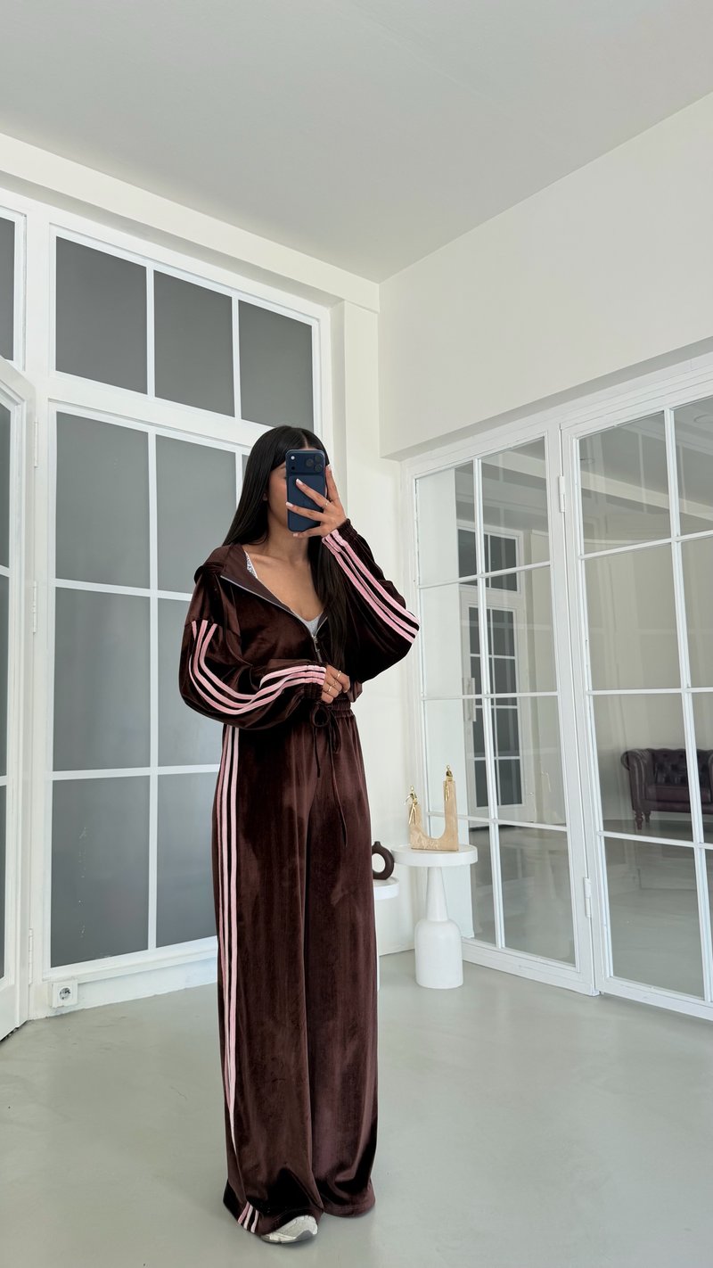 Kahve Şerit Detaylı Hırka Beli Lastikli Pantolon İkili Kadife Takım GAUS-02197