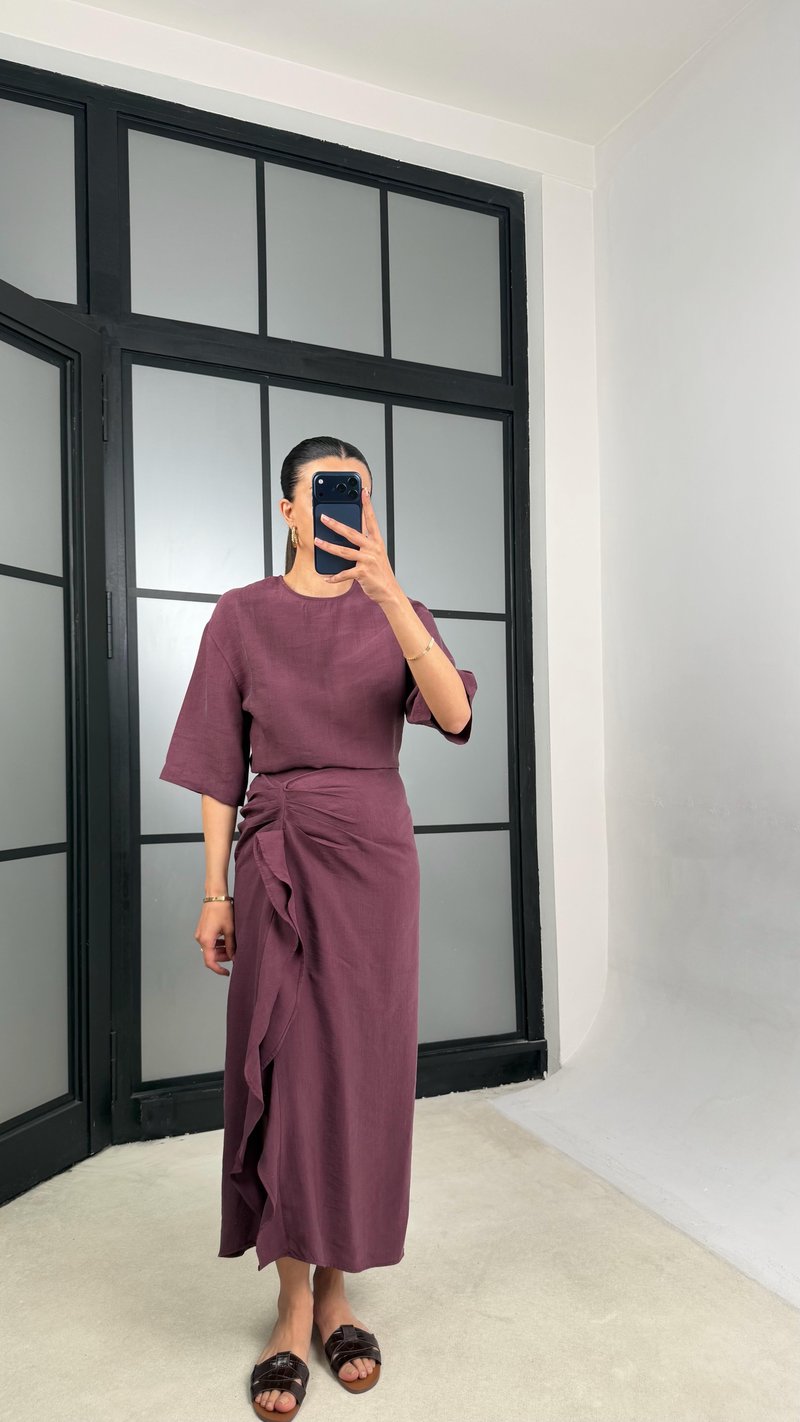 Mürdüm Yırtmaç Detaylı Tencel Elbise GAUS-01405