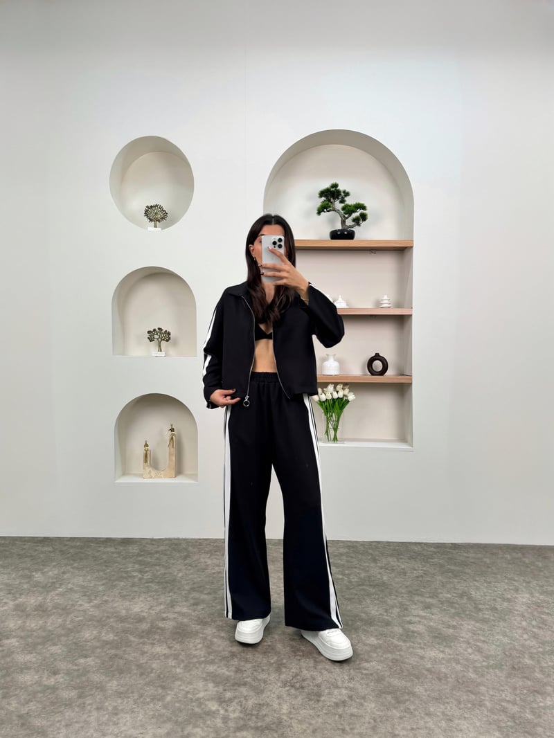 Ena Siyah Çizgili ZR Model Fermuarlı Takım