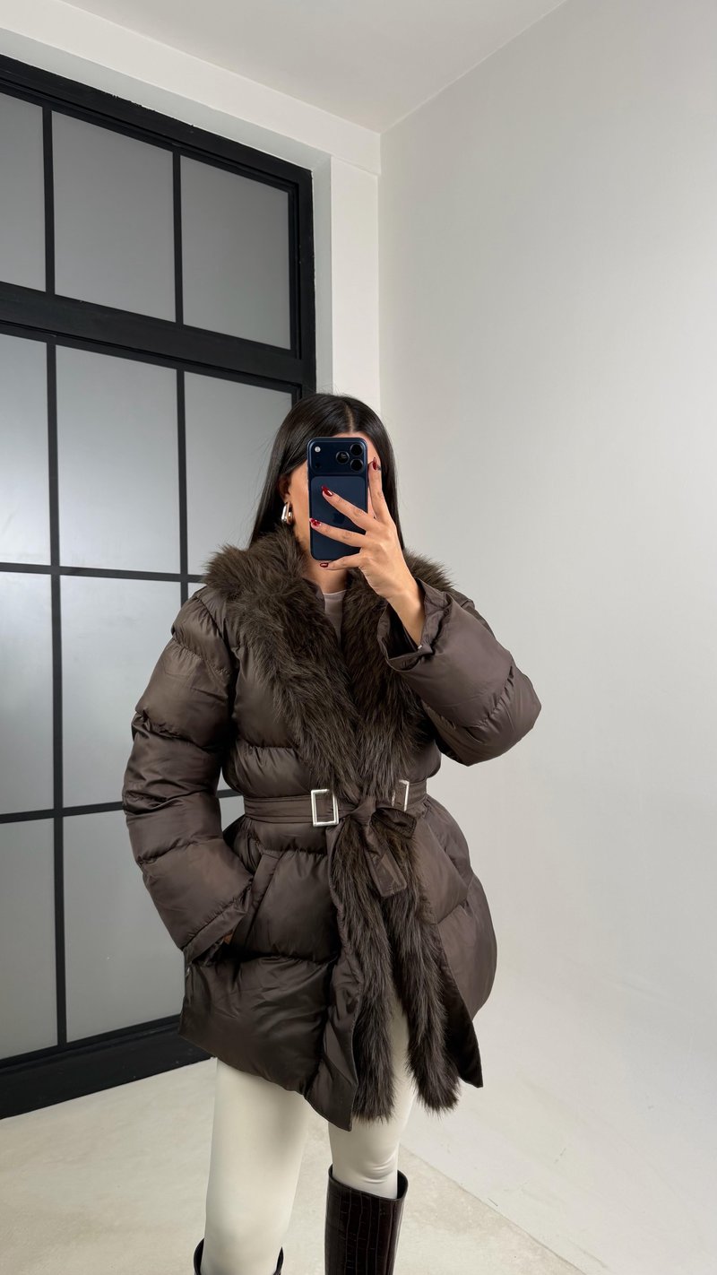 Kahve Yaka Kürk Detaylı Kuşaklı Şişme Mont GAUS-00563