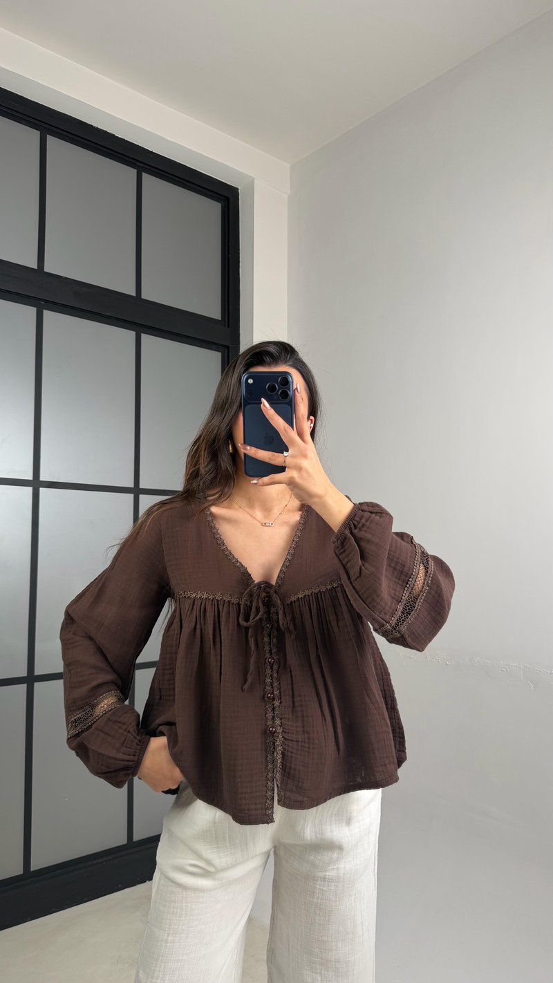 Acı Kahve İşlemeli Müslin Bluz GAUS-01151