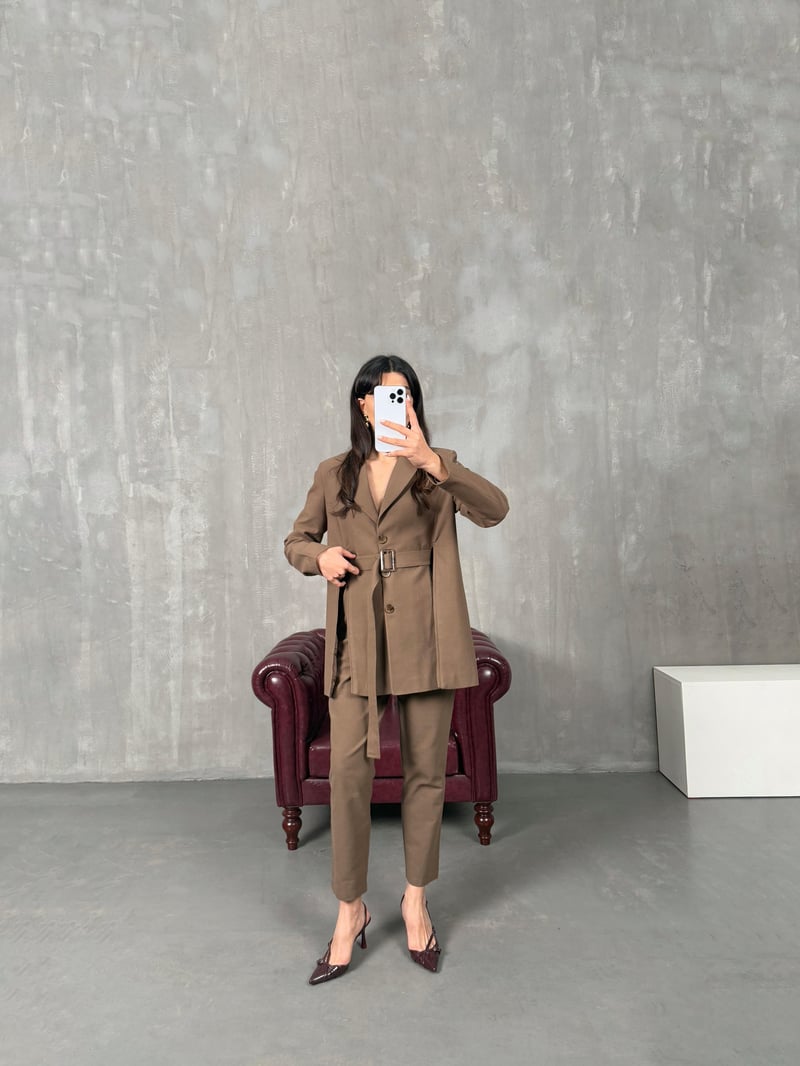 Delina Kahve Yırtmaç Detaylı Astarlı Kemerli Ceket Pantolon Premium Keten Takım