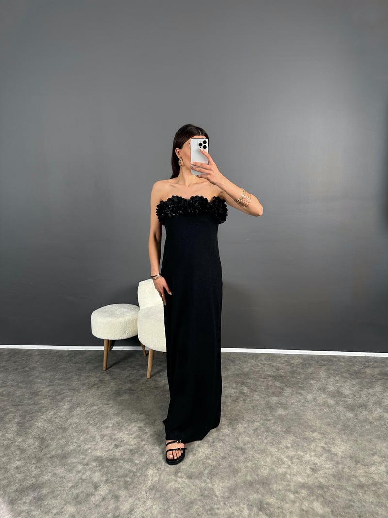 Look Siyah Gül Detaylı Straplez Astarlı Elbise