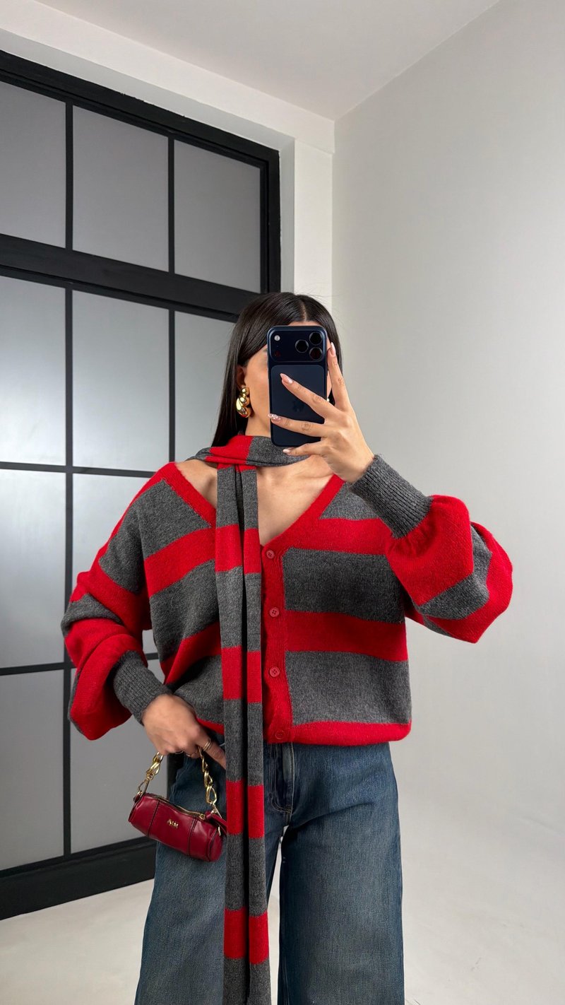 Kırmızı Şeritli Atkı Detaylı Triko Hırka GAUS-00865