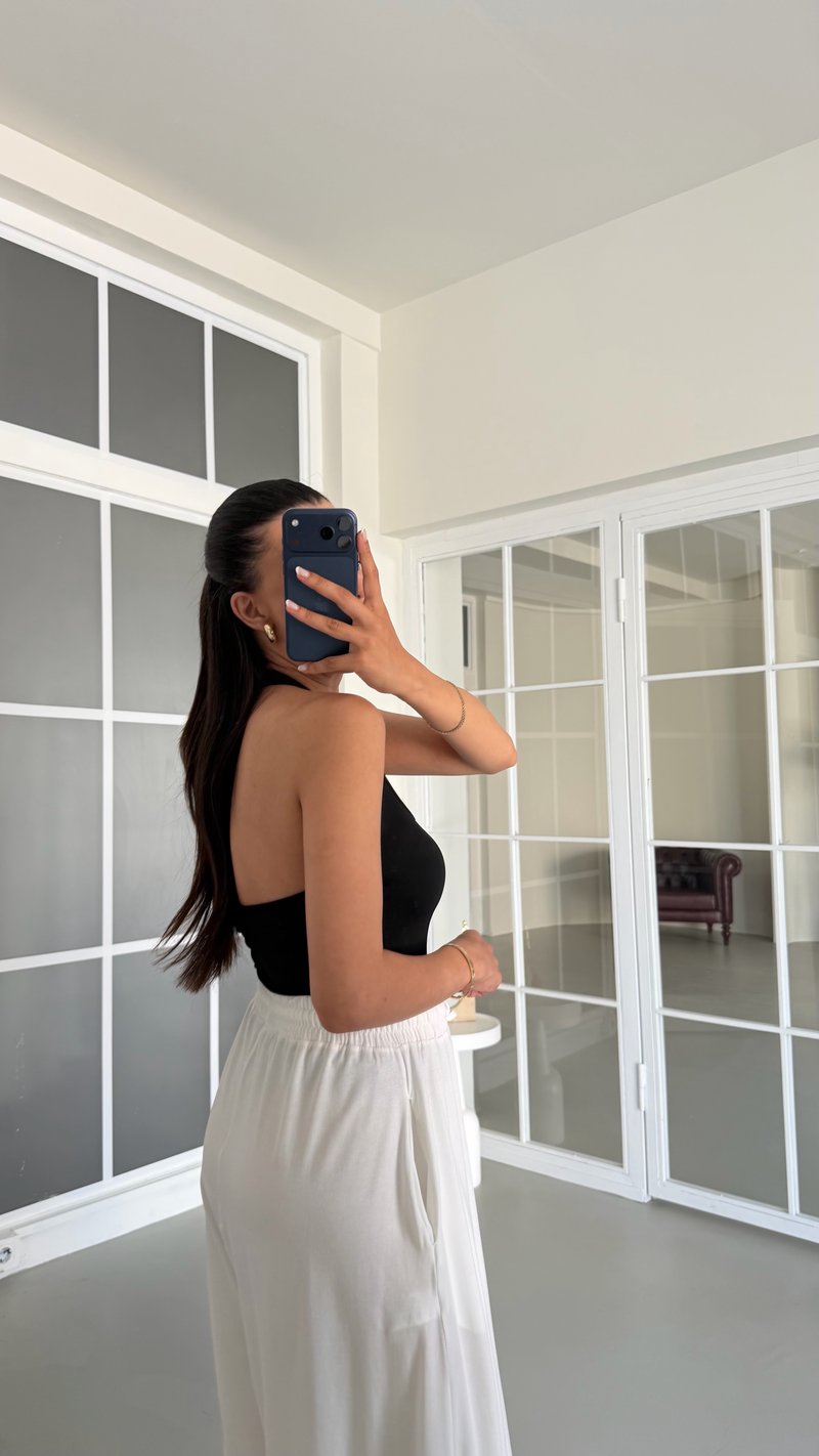 Siyah Halter Yaka Gold Toka Detaylı Bluz GAUS-01714