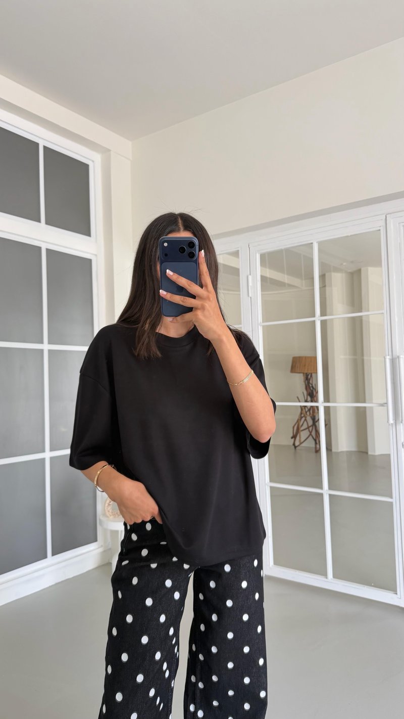 Siyah Sırt Kalp Nakışlı Tasarım Tshirt GAUS-01647