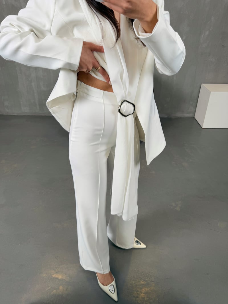 Jesica White Chiffon Shawl Detailed Lined Jacket Pants Premium Design Set