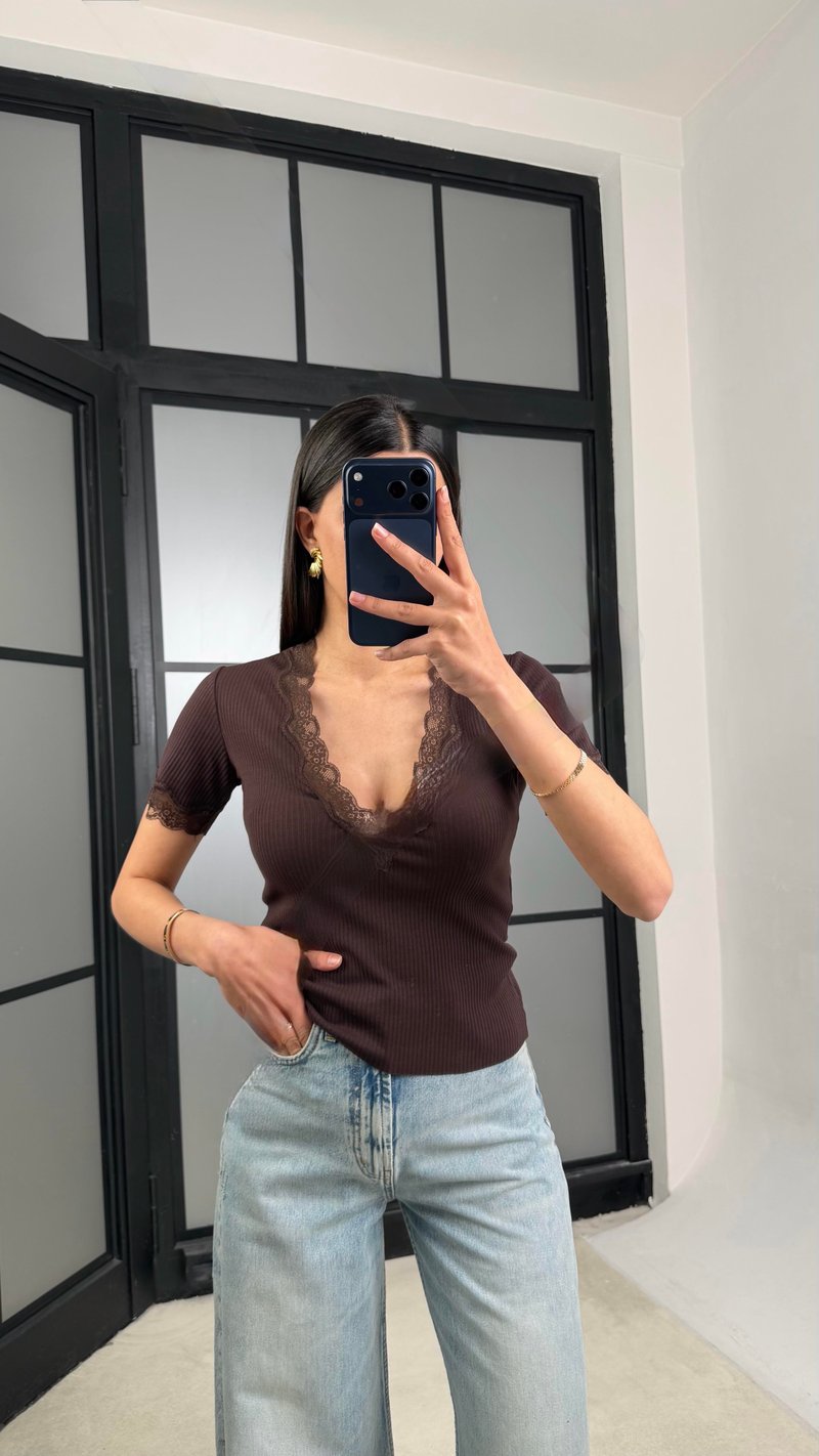 Acı Kahve Dantel Detaylı Triko Bluz GAUS-01409