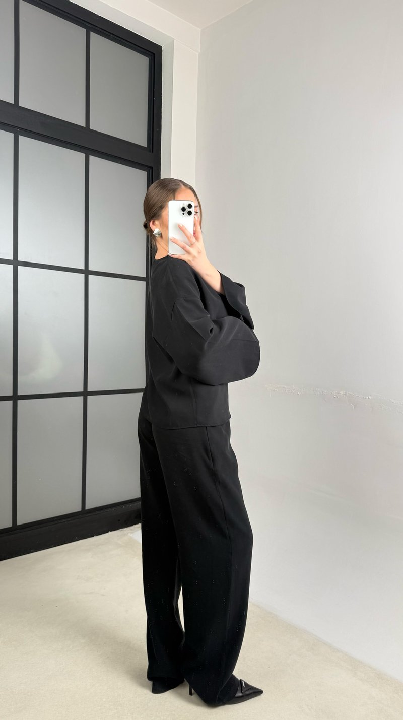 Siyah Asimetrik Yaka Yan Düğme Detaylı Gömlek Beli Lastikli Pantolon Tencel Takım GAUS-01163