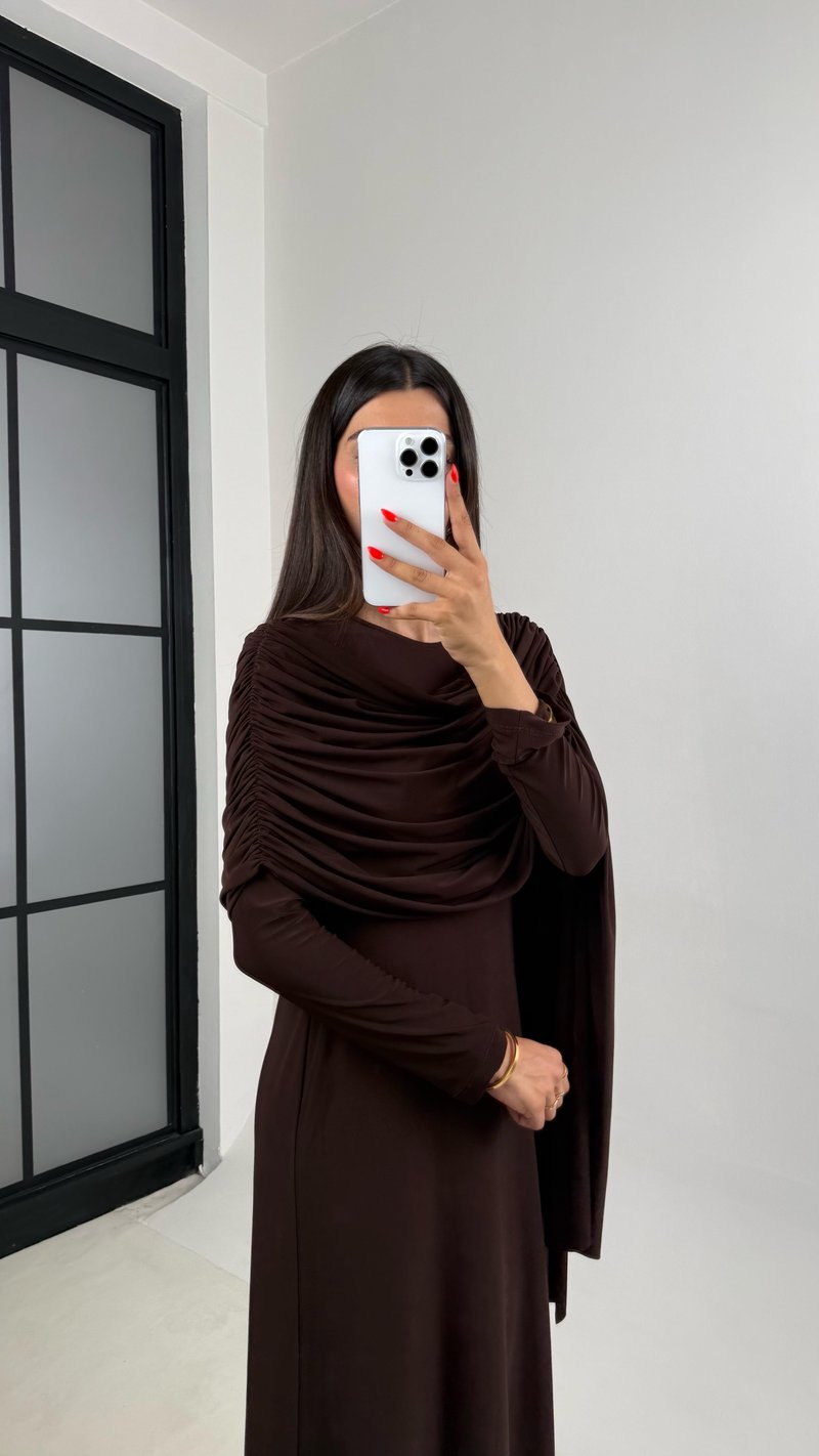 Acı Kahve Pelerin Detaylı Sandy Kumaş Tasarım Elbise Gaus00692