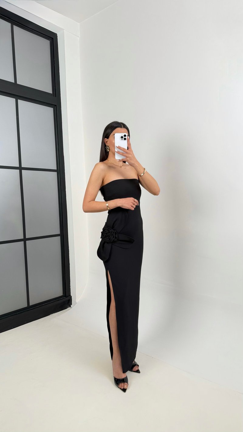 Siyah Çiçek Detaylı Yırtmaçlı Elbise Gaus00365