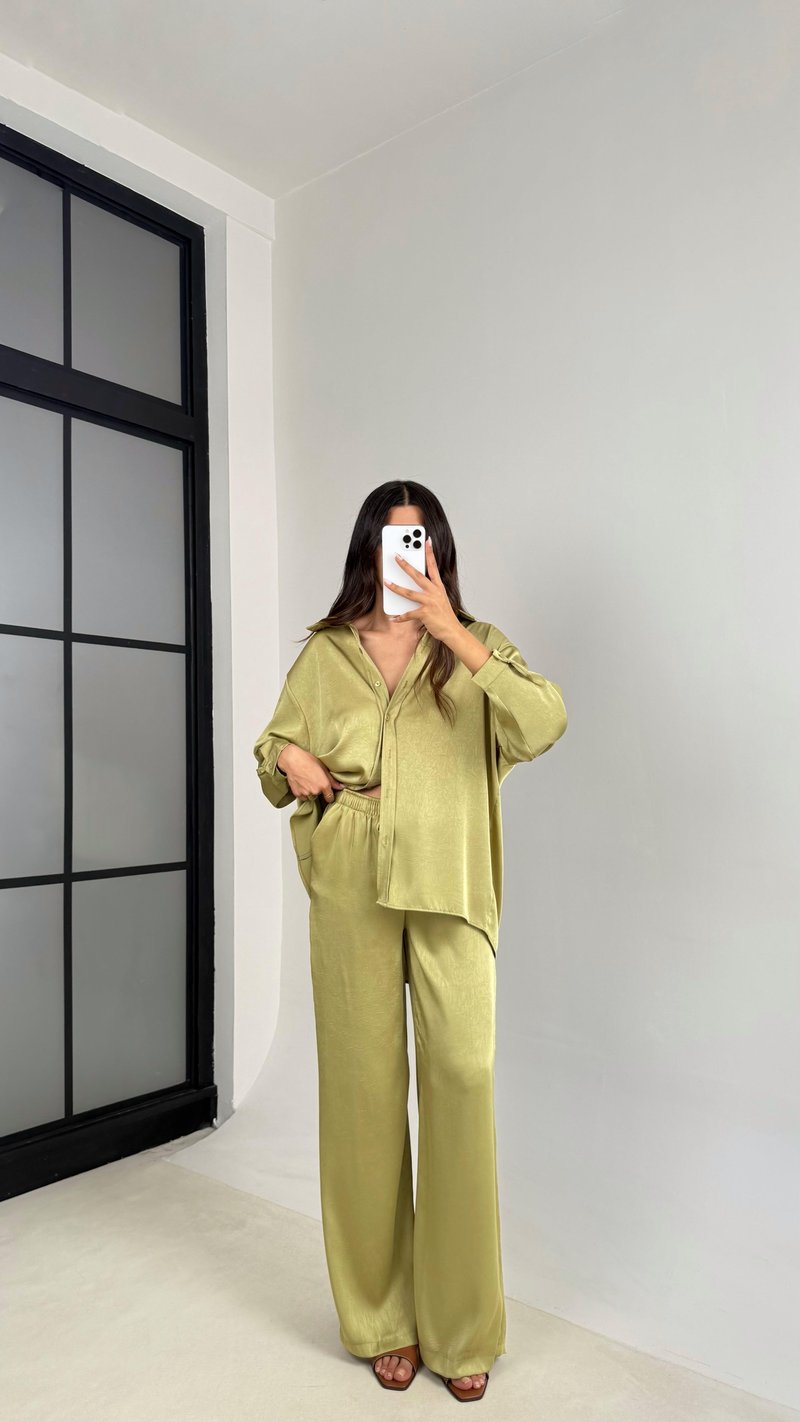 Yağ Yeşili Gömlek Beli Lastikli Pantolon İkili Premium Saten Takım GAUS-0074