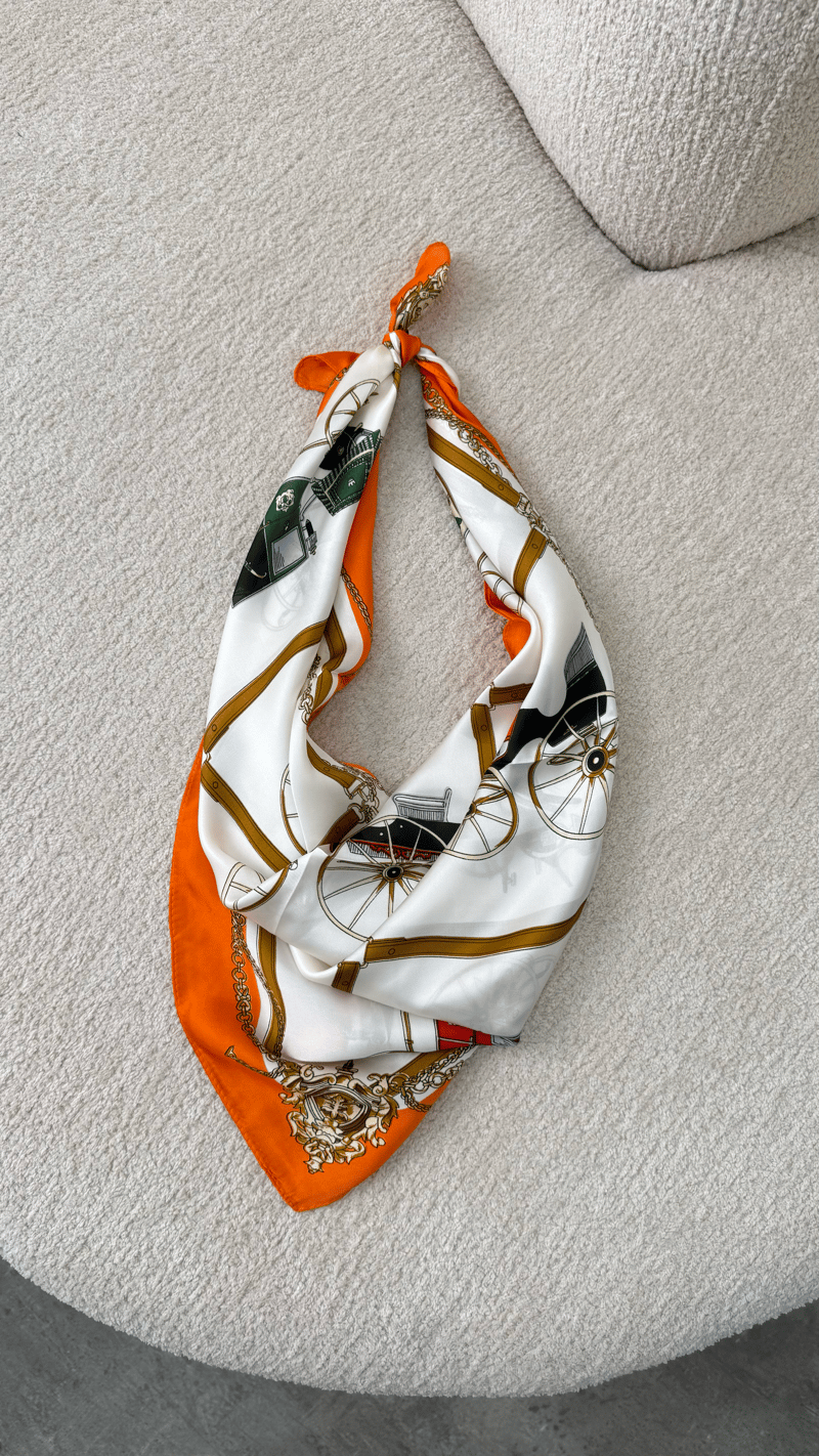 Turuncu At Arabası Desenli Fular GAUS-00337