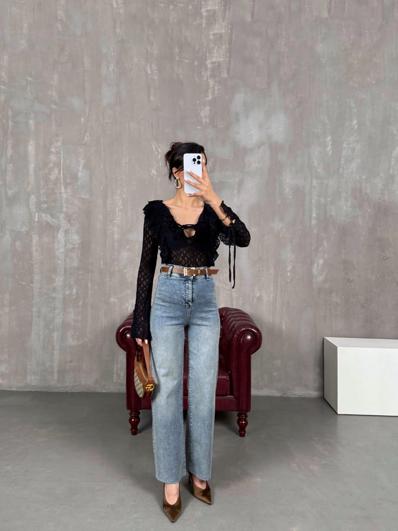 Light Blue Slashed Leg Belted Jean Gaus00049