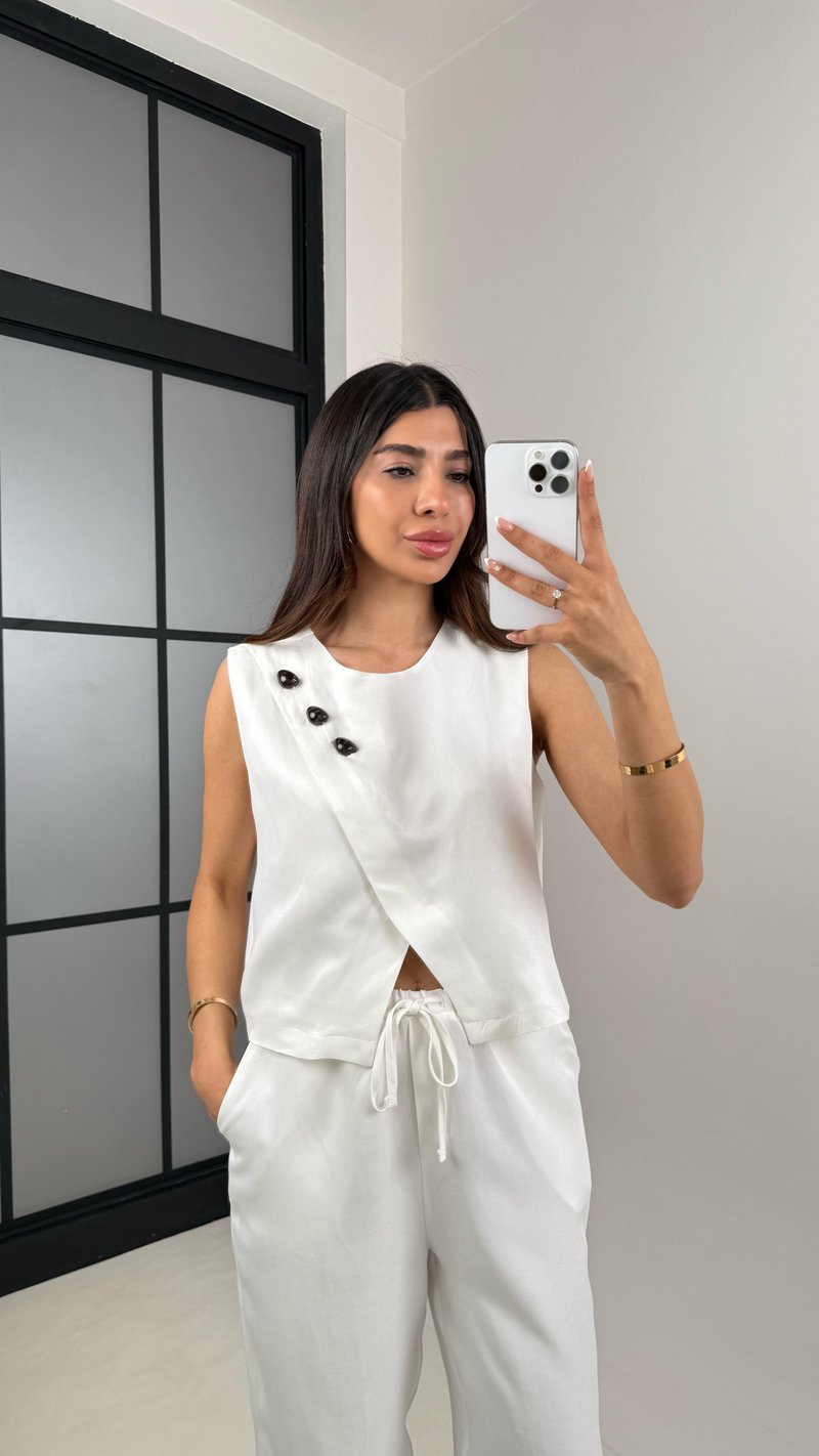 Beyaz Parlak Çapraz Düğme Detaylı Asimetrik Bluz Beli Lastikli Pantolon İkili Takım Gaus00569