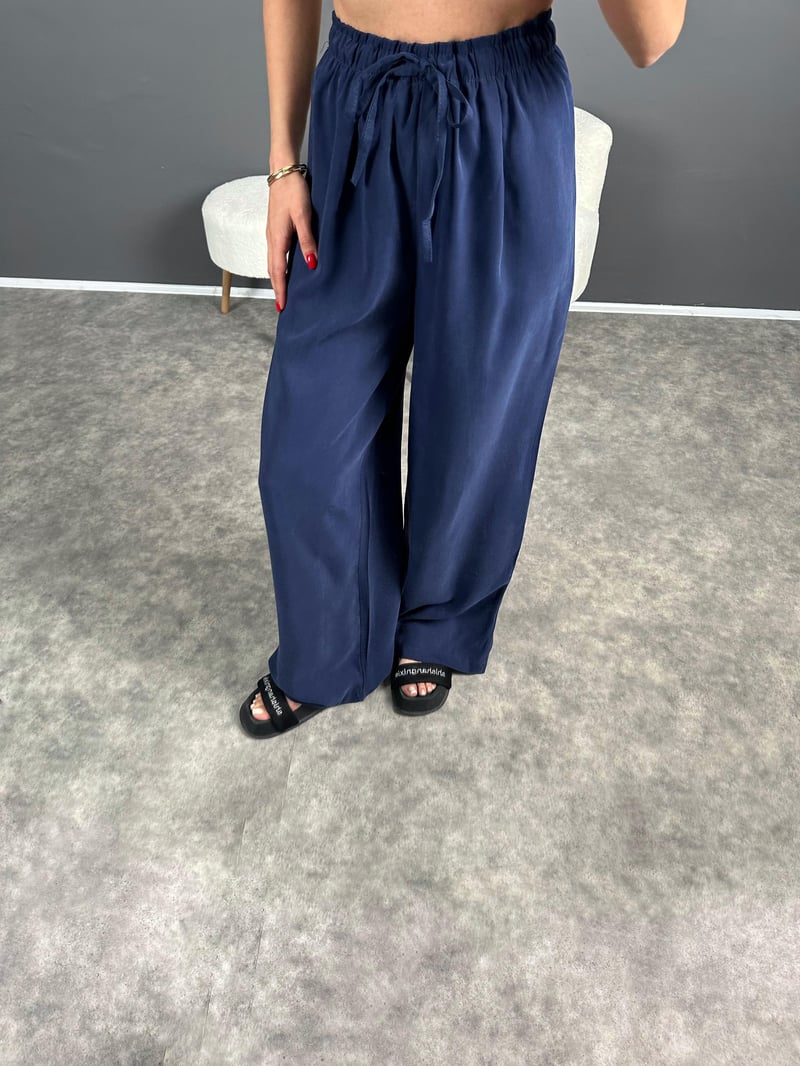 Raisa Lacivert Basic Beli Lastikli Pantolon