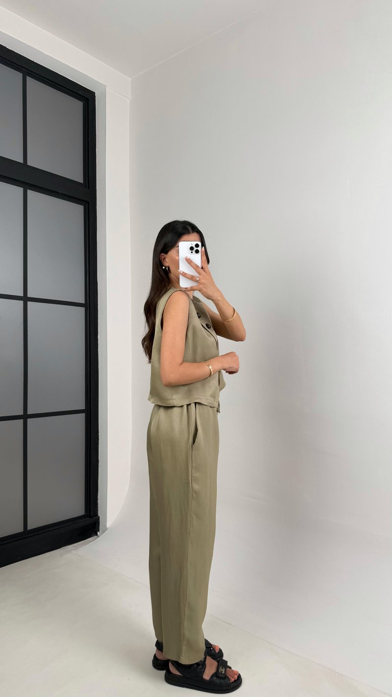 Yeşil Parlak Çapraz Düğme Detaylı Asimetrik Bluz Beli Lastikli Pantolon İkili Takım Gaus00569