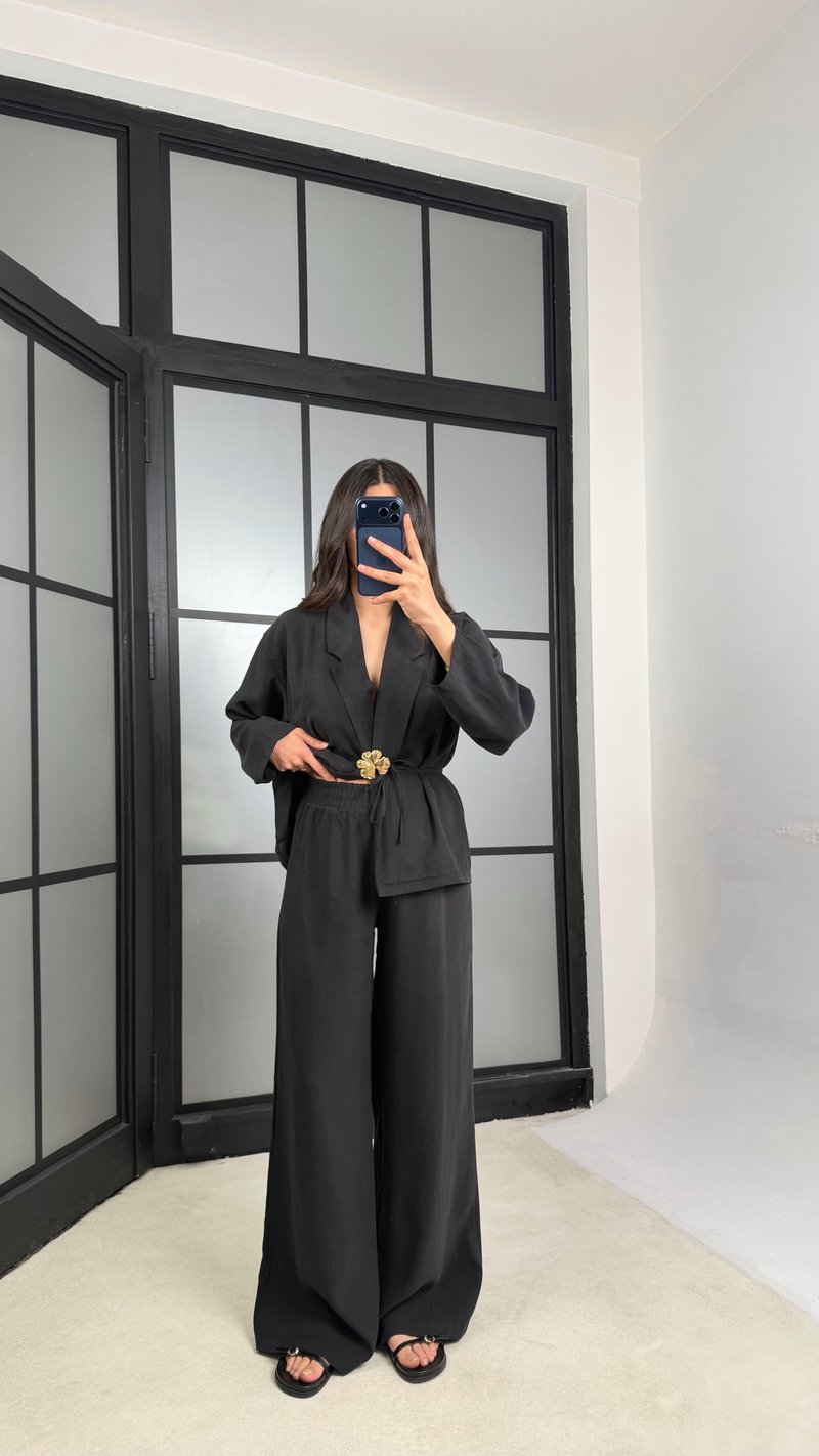 Siyah Broş Detaylı Kimono Beli Lastikli Pantolon Takım GAUS-01345