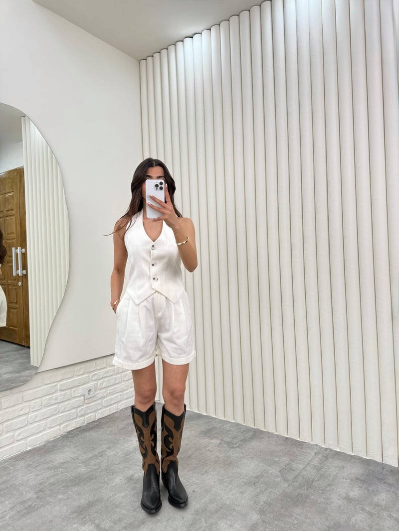 Ekru Beli Gipeli Düğmeli Üst Beli Lastikli Cepli Şort İkili Gabardin Takım Gaus00301