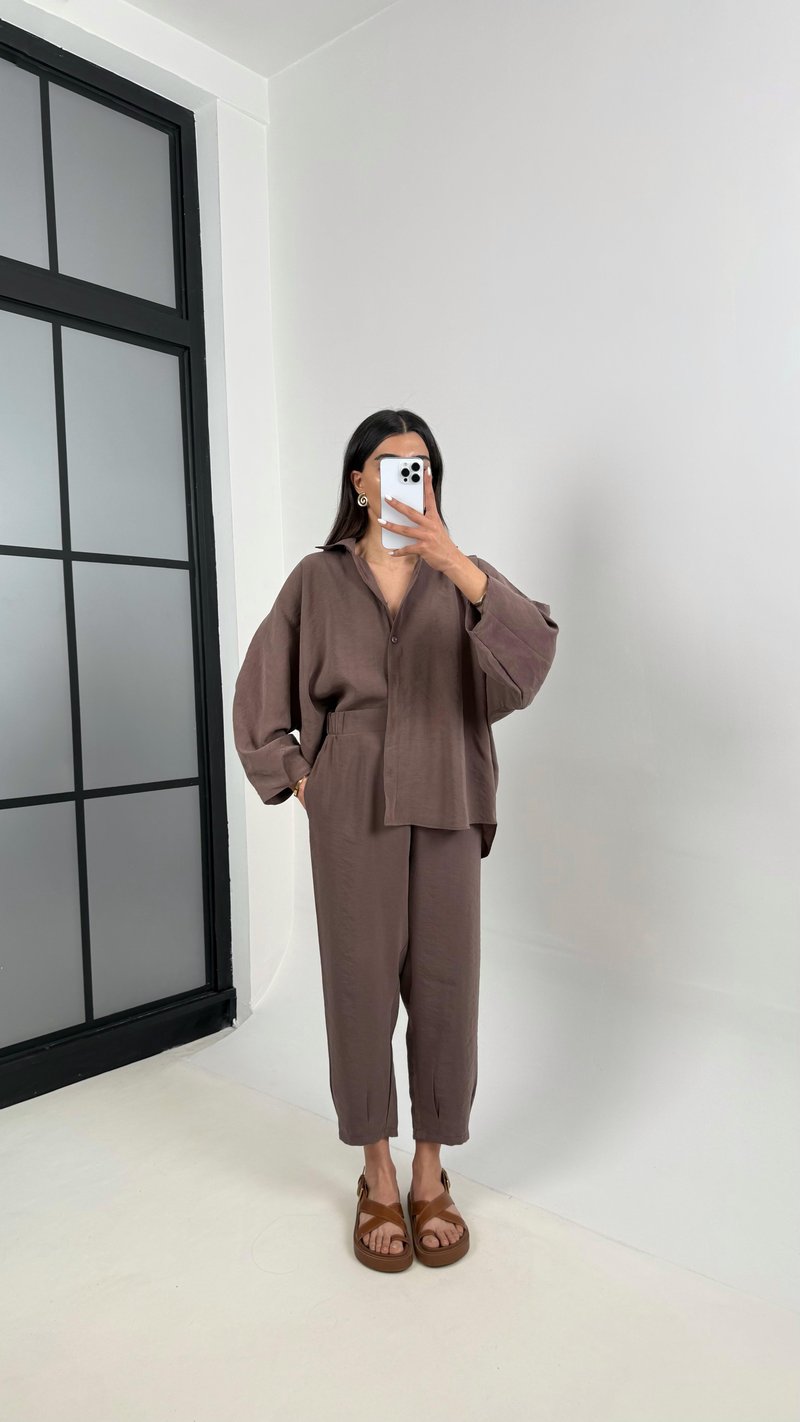 Kahve Önü Düğmeli Gömlek Beli Lastikli Cepli Pantolon MD Muadil Tencel Takım TNCL01 Gaus00390