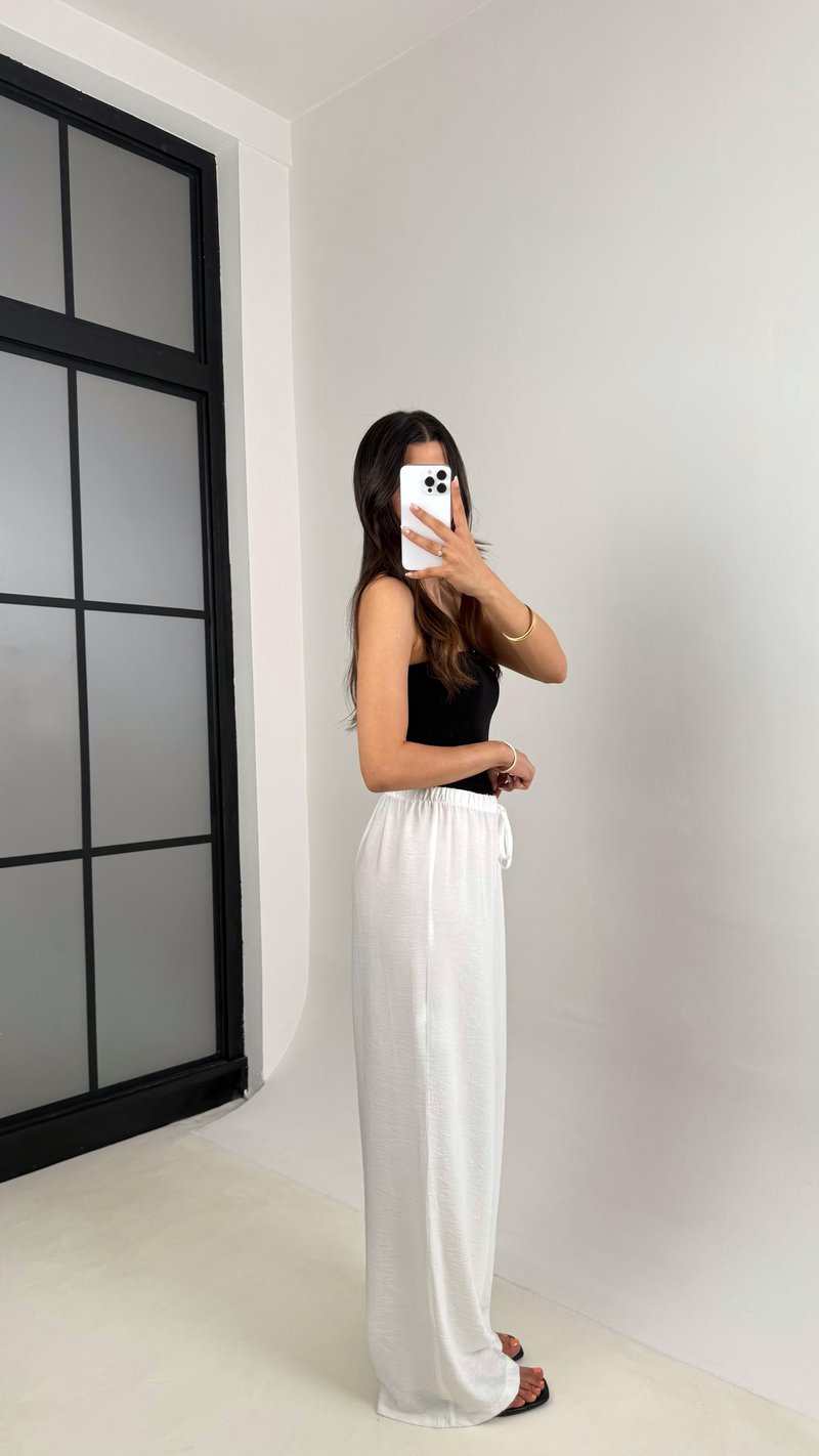 Beyaz Beli Lastikli Çilek Kumaş Pantolon Gaus00571