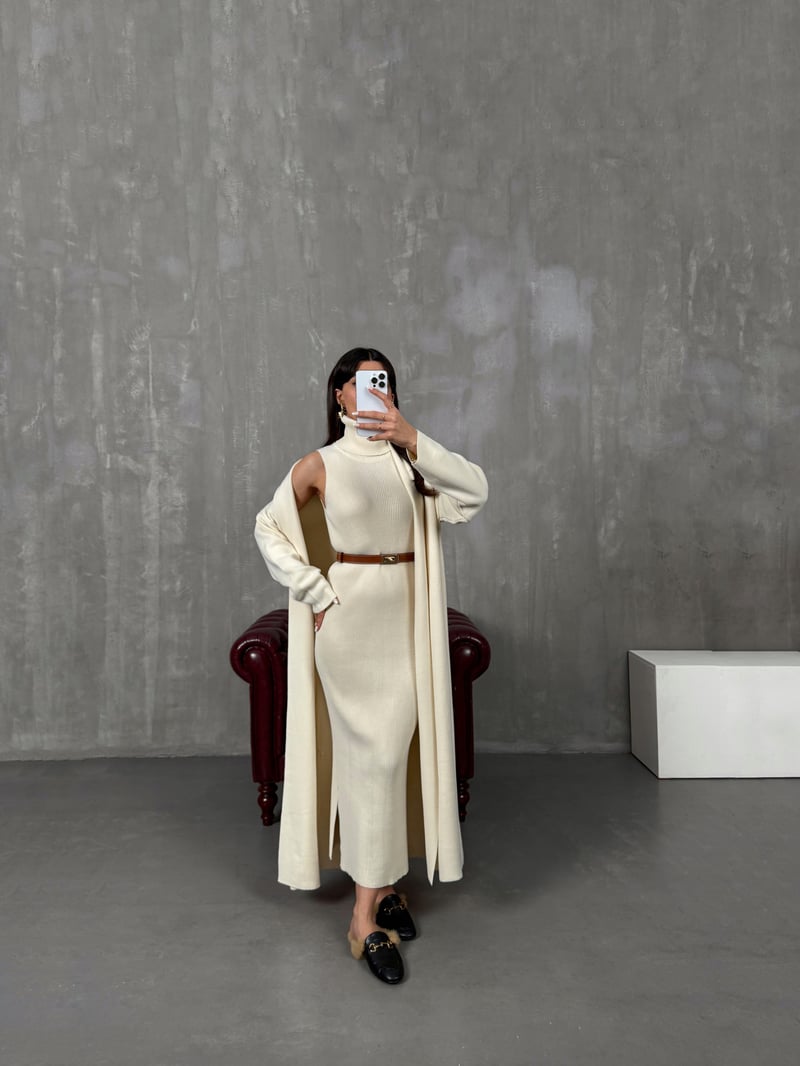 Sores Ekru Balıkçı Yaka Yandan Yırtmaçlı Elbise Triko Hırka İkili Takım