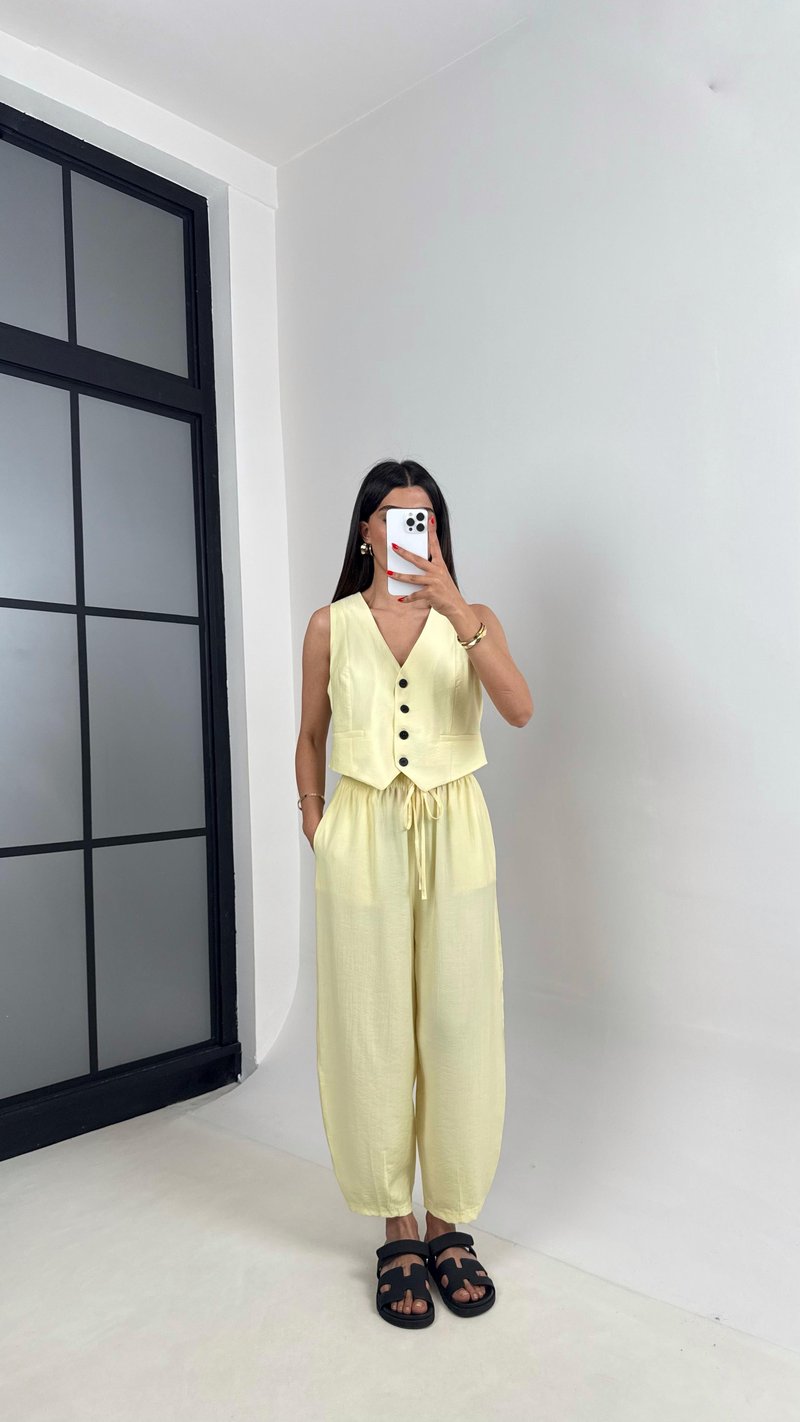 Sarı Astarlı Yelek Balon Pantolon Çilek Kumaş Takım Gaus00501