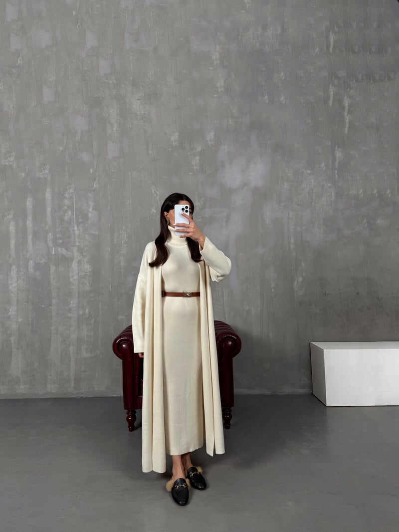 Sores Ekru Balıkçı Yaka Yandan Yırtmaçlı Elbise Triko Hırka İkili Takım