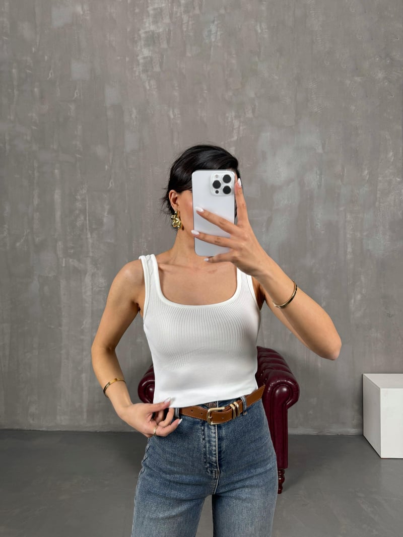 Beyaz Kalın Askılı Triko Crop Gaus00041GausCROPGU1001086