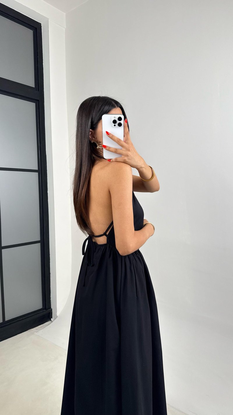 Siyah Ayarlanabilir Askılı Sırt Dekolteli Poplin Elbise GAUS-0017