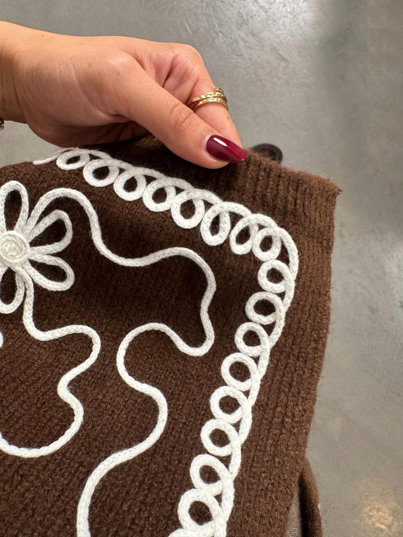 Rone Kahve Nakışlı Triko Yelek