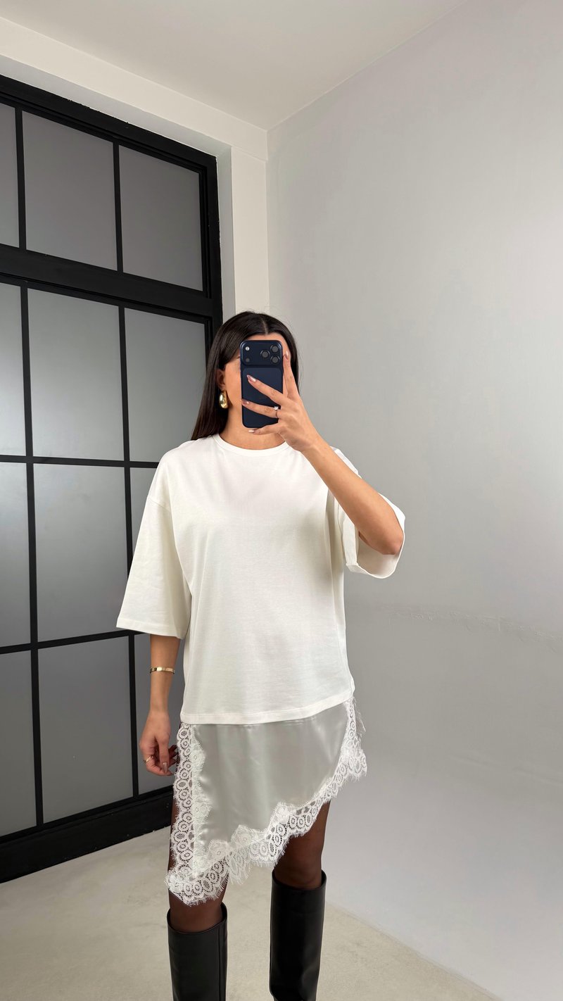 Beyaz Dantel Detaylı Tshirt GAUS-01138