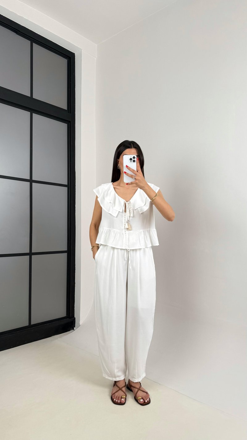 Beyaz Yaka Fırfırlı Bluz Beli Lastikli Pantolon Gofre Takım Gaus00460
