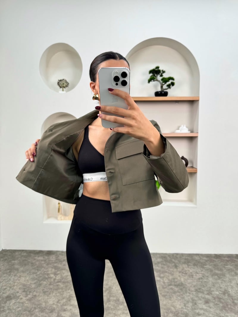 Late Haki ZR Model Muadil Astarlı Düğmeli Crop Ceket