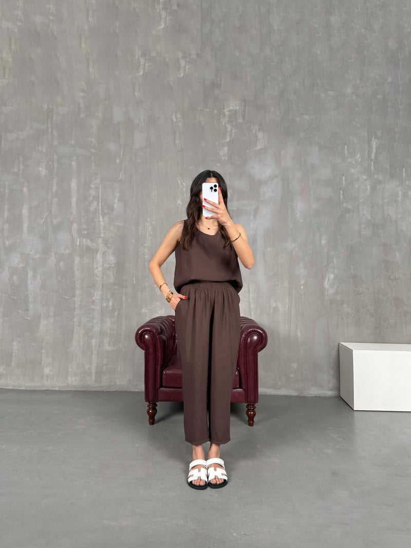 Bitter Brown Sleeveless Sensual Set Gaus00165