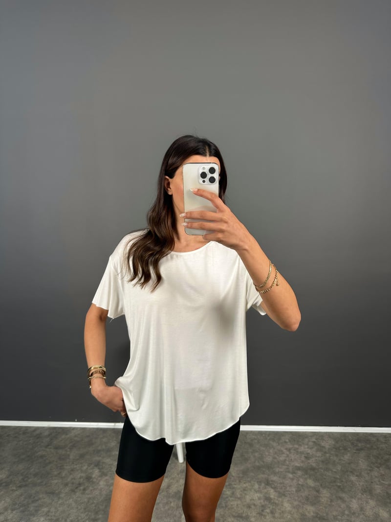 Beyaz Salaş Rahat Tshirt