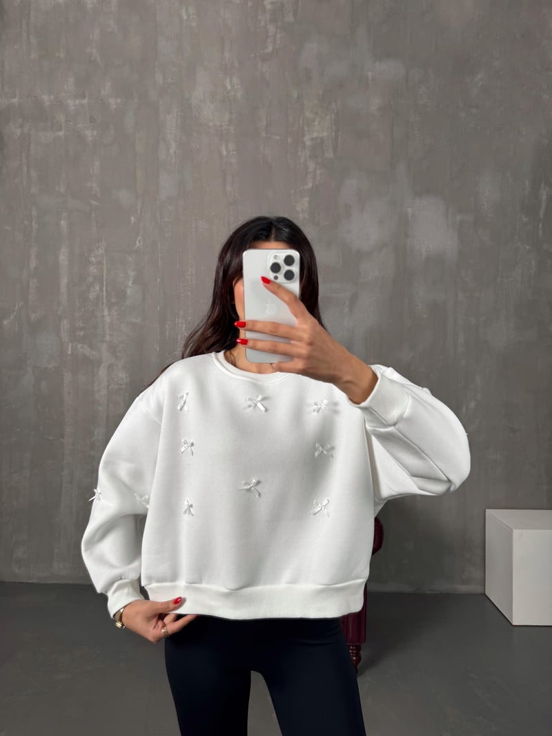 Beyaz Fiyonk Detaylı Şardonlu Sweat