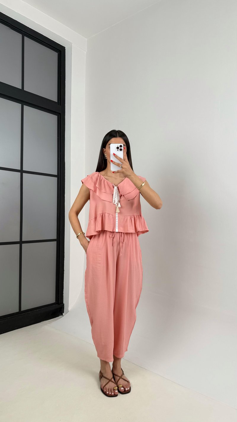 Pembe Yaka Fırfırlı Bluz Beli Lastikli Pantolon Gofre Takım Gaus00460