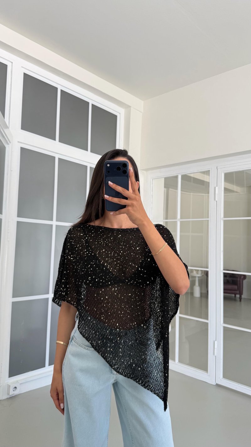 Siyah Pullu Asimetrik Yaka Triko Bluz GAUS-01700