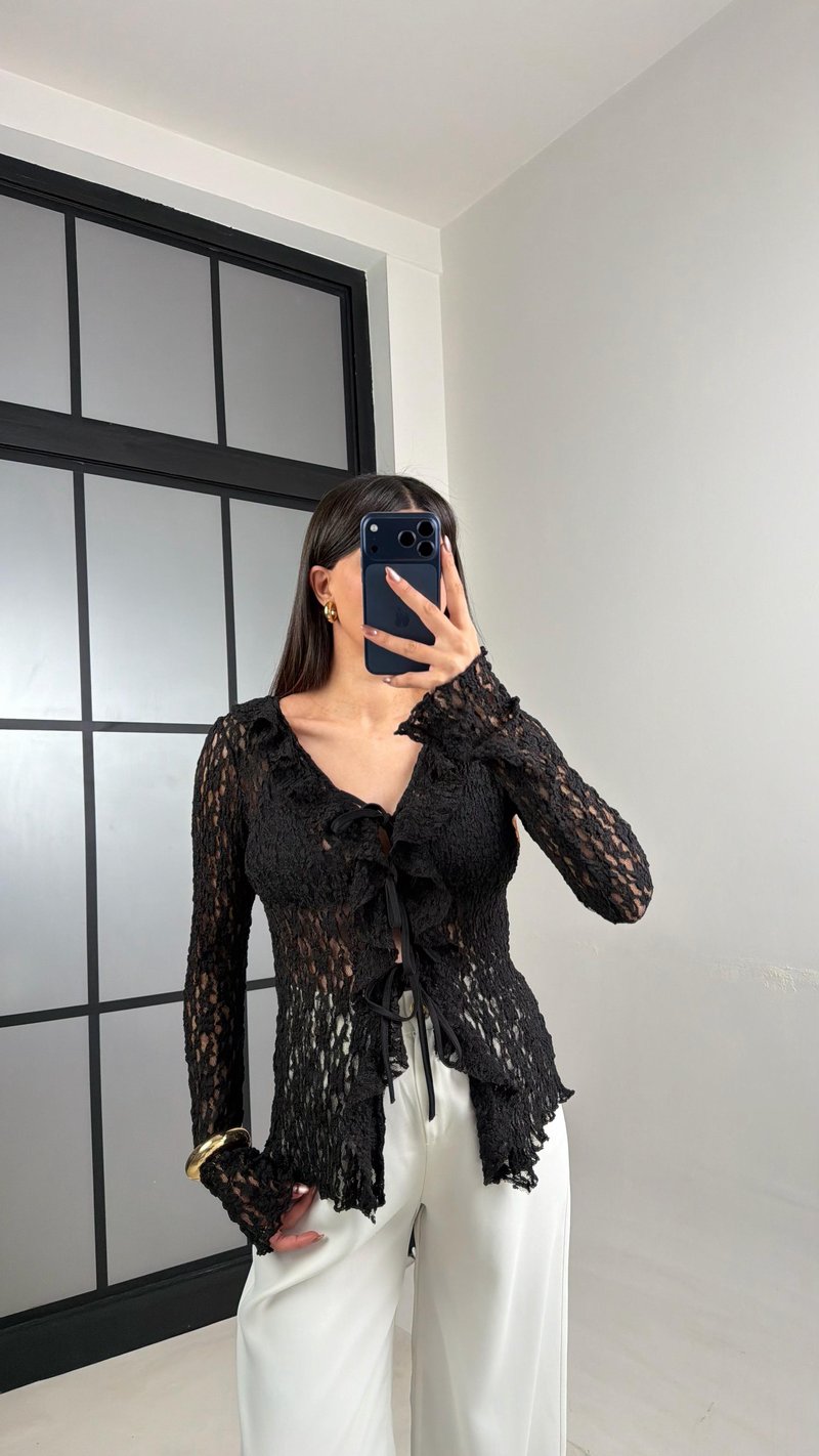 Siyah Önü Bağlamalı Dantel Bluz GAUS-01084
