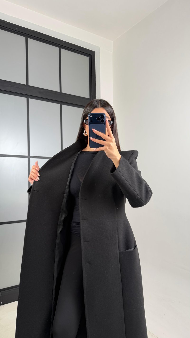 Siyah Slim Cut Vatkalı Astarlı Önü Düğmeli Kaban GAUS-00835