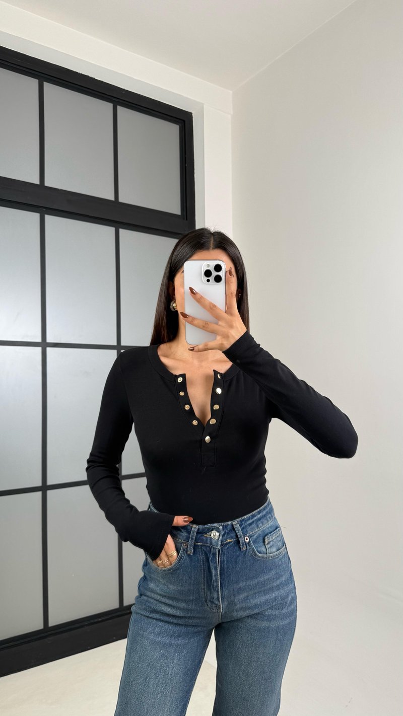 Siyah Uzun Kol Çıtçıt Detaylı Basic Bluz GAUS-00179