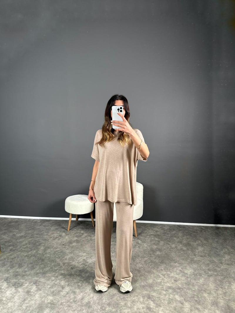Bej Tshirt Pantolon Rahat İkili Takım 