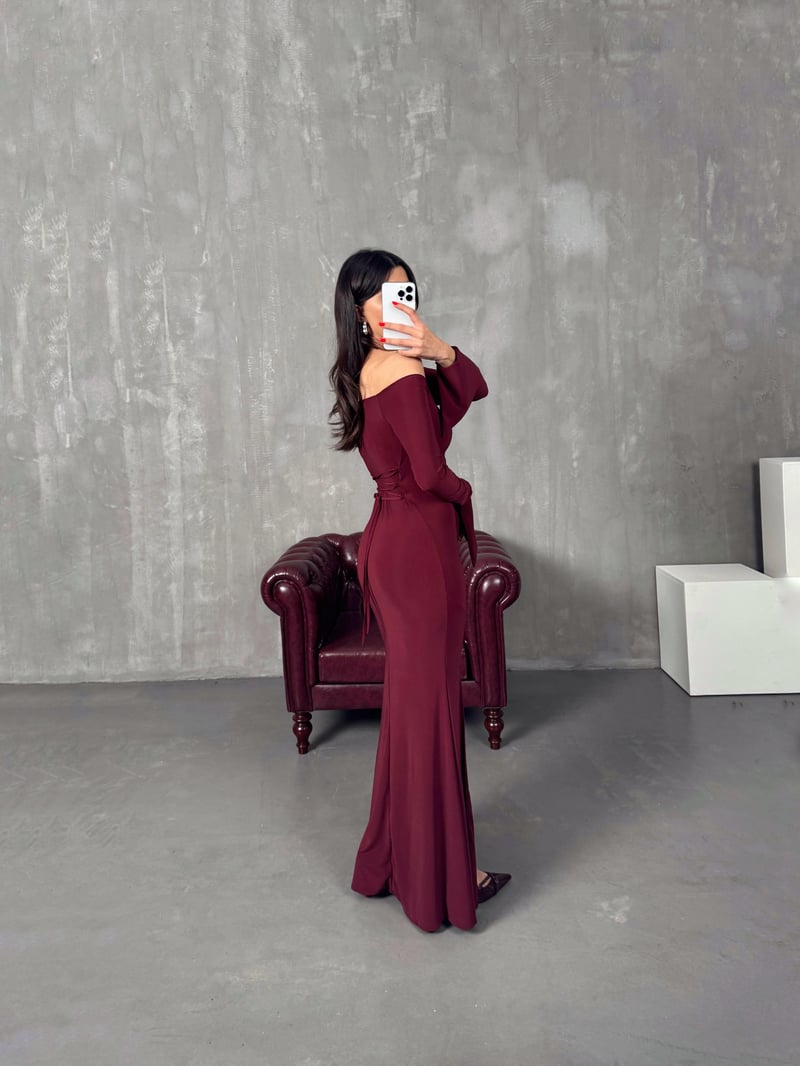 Tabita Bordo Kayık Yaka Yırtmaçlı Tasarım Elbise