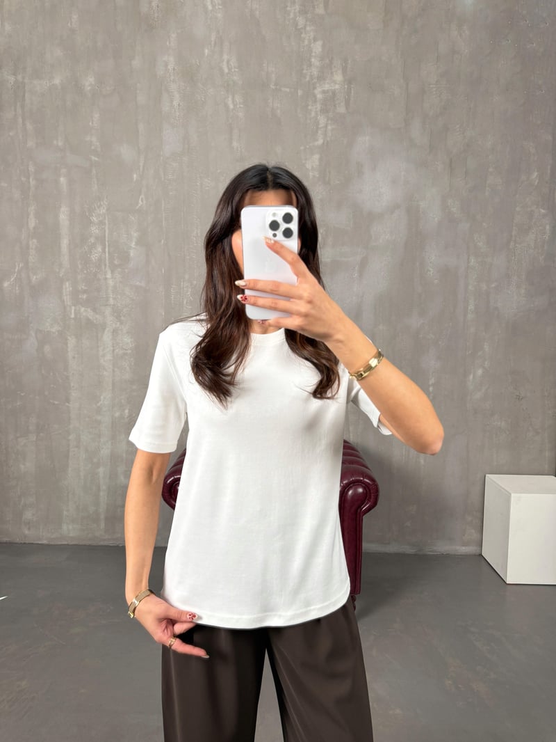 Pube Beyaz Bisiklet Yaka Basic Tshirt