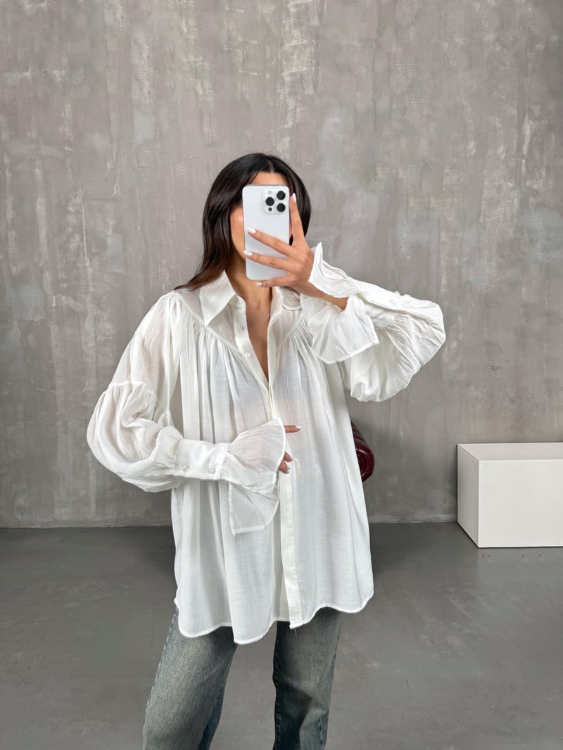 Kali Beyaz Büzgülü Oversize Gömlek